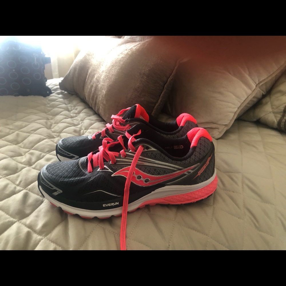 Like new soucony everun
